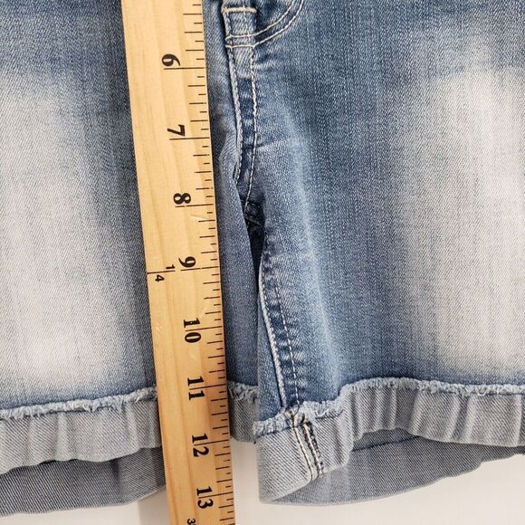 Kensie Mid Rise Jean Shorts Womens Size 4 27 Cuffed Distressed Pockets Stretch - Picture 7 of 10